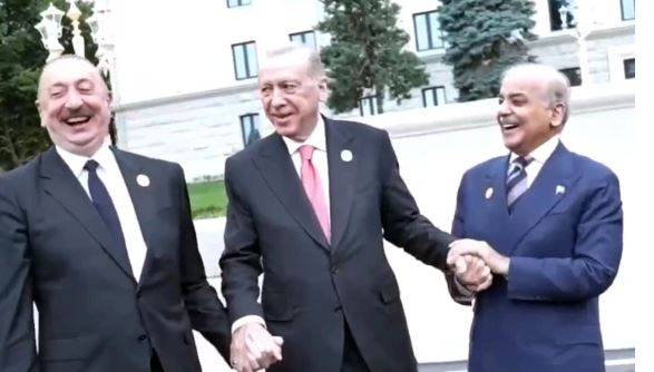 شہباز شریف، رجب طیب اردوان اور الہام علیوف کی چہل قدمی، تعلقات کی نئی راہیں