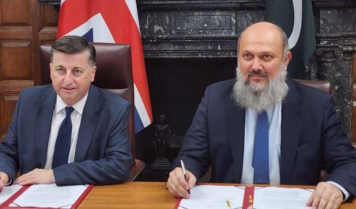 پاکستان اور برطانیہ کے درمیان تجارتی تعاون کے نئے معاہدے پر دستخط