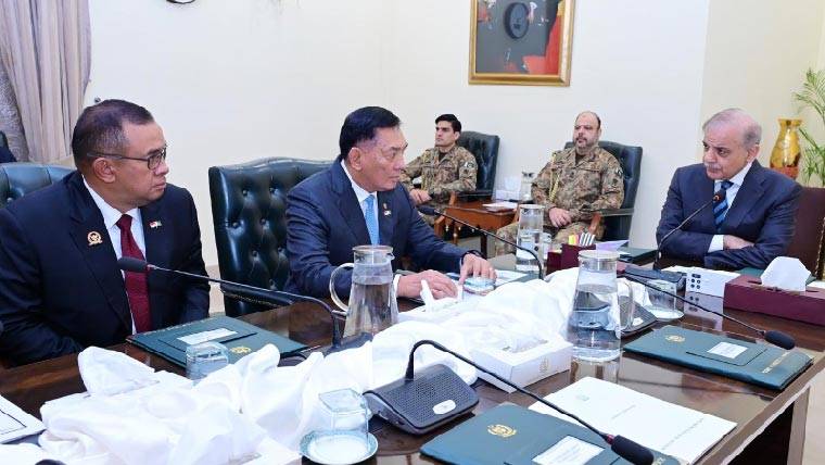 وزیراعظم شہباز شریف سے انڈونیشیا کے وزیر دفاع کی ملاقات، دوطرفہ تعاون بڑھانے پر اتفاق
