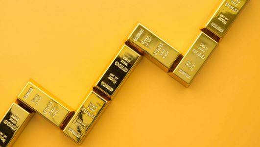 سونے کی قیمت میں 3 ہزار روپے کی کمی، چاندی کی قیمت مستحکم