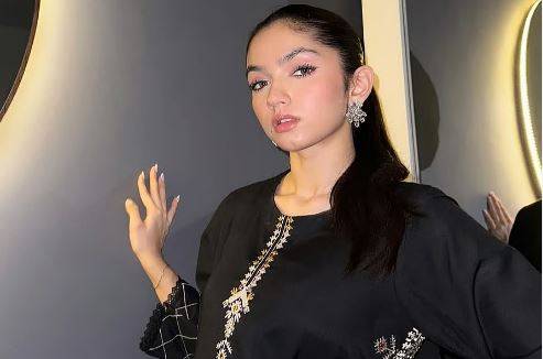 سوشل میڈیا پر تنقید سے متاثرہ عینا آصف نے اپنی عمر واضح کردی