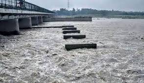 دریائے چناب اور دریائے سندھ کے مختلف حصوں میں نچلے درجے کا سیلاب 