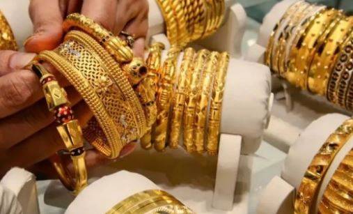 سونے کی قیمت میں کمی، روپے کی قدر میں بہتری