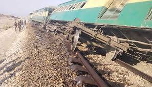  جیکب آباد کے قریب ریلوے ٹریک پر دھماکہ، جعفر ایکسپریس کی 3 بوگیاں پٹری سے اتر گئیں 