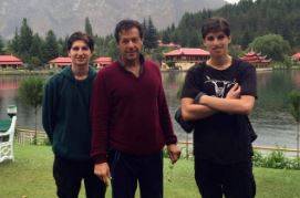 عمران خان نے اپنے بچوں کو پاکستان آنے سے قطعاًنہیں روکا ہے :پی ٹی آئی رہنما شیخ وقاص اکرم