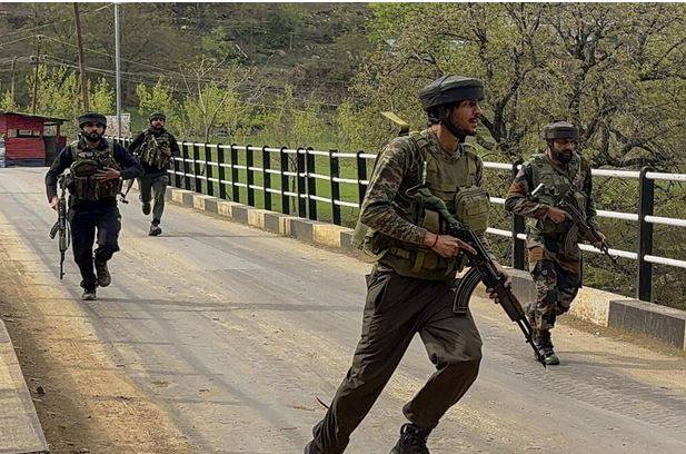 پہلگام حملہ، رافیل گرنے اور آپریشن مہادیو پر اپوزیشن کا لوک سبھا میں حکومت پر شدید دباؤ، بی جے پی دفاعی پوزیشن میں