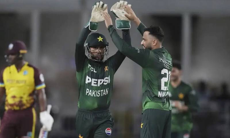 پہلا ٹی 20: پاکستان نے ویسٹ انڈیز کو 14 رنز سے شکست دے کر سیریز کا فاتحانہ آغاز کر لیا