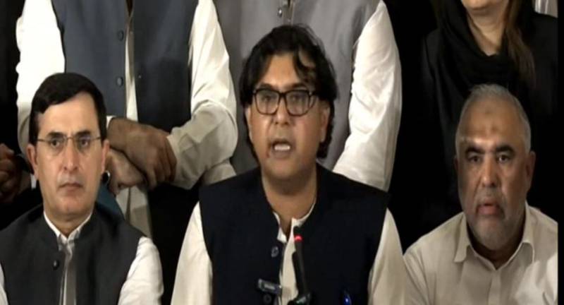 اسلام آباد: آل پارٹیز کانفرنس کے بعد اپوزیشن کا حکومت پر کڑا وار، عام انتخابات 2024 کو مسترد کر دیا گیا