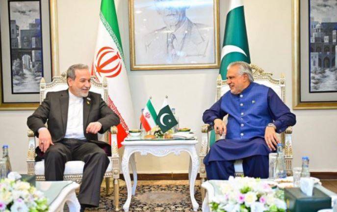 پاکستان اور ایران کے وزرائے خارجہ کی ملاقات، دوطرفہ تعلقات کو مزید فروغ دینے پر اتفاق