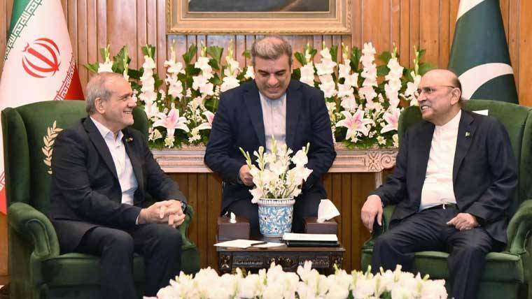 پاکستان اور ایران کے صدور کی ایوانِ صدر میں ملاقات، دو طرفہ تعلقات مزید مستحکم کرنے کا عہد