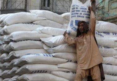 سندھ حکومت کی ذخیرہ اندوزوں کے خلاف کریک ڈاؤن، 13 ہزار سے زائد تھیلے چینی اور چاول ضبط