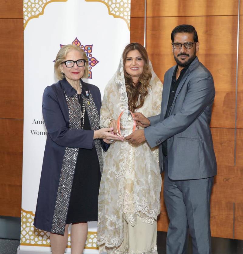 پاکستان کے انسانی حقوق کے کارکن کاشف مرزا نے بین الاقوامی ایوارڈ برائے مذہبی ہم آہنگی حاصل کرلیا