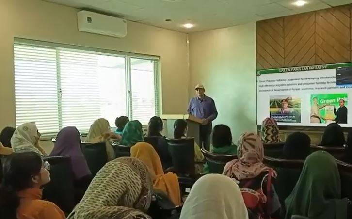 آرمی یوتھ انگیجمنٹ پروگرام کے تحت طلبہ و طالبات کا چولستان میں گرین پاکستان انیشی ایٹو کے منصوبوں کا دورہ