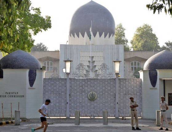نئی دہلی میں پاکستانی سفارتکاروں کو ہراساں کیے جانے کا سلسلہ جاری، گھروں سے بےدخل کرنے کا حکم