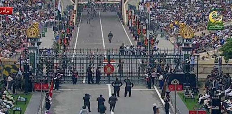 واہگہ بارڈر پر یومِ آزادی کی پروقار تقریب، عوام کا جوش و جذبہ دیدنی