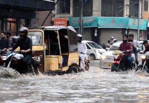 سندھ میں طاقتور مون سون ہوائیں داخل، کراچی میں اربن فلڈنگ کا خطرہ