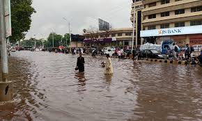 کراچی میں موسلا دھار بارش نے تباہی مچادی، شہر میں اربن فلڈنگ، 11 افراد جاں بحق