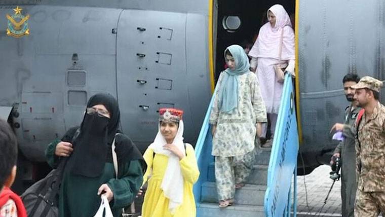 پاک فضائیہ کا گلگت بلتستان میں ریلیف آپریشن، درجنوں افراد کو محفوظ مقام پر منتقل کر دیا گیا