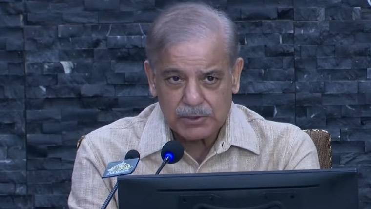پاکستان کے ہر شہری، مسلح افواج اور پولیس نے دہشت گردی کے خلاف جنگ لڑی: وزیراعظم