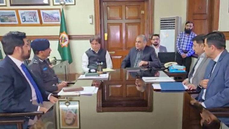 محسن نقوی کا ریلویز ہیڈ کوارٹرز کا دورہ، ریل سیکیورٹی اور تجاوزات کے خلاف کریک ڈاؤن کا فیصلہ