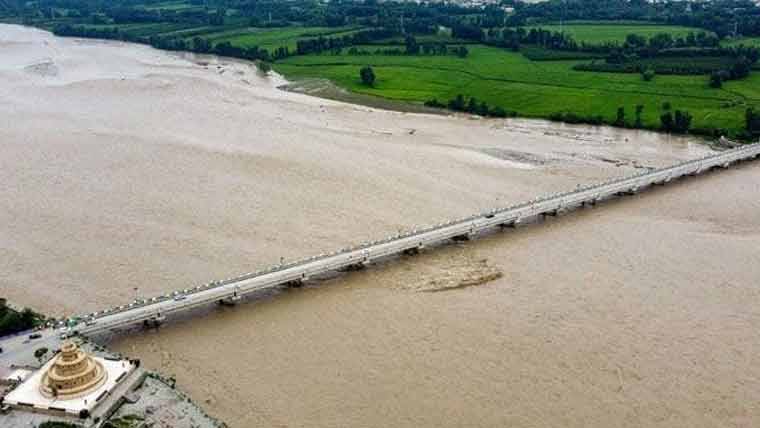  بھارت کی جانب سے پانی چھوڑنے سے دریائے ستلج، راوی اور چناب میں اونچے درجے کا سیلاب 