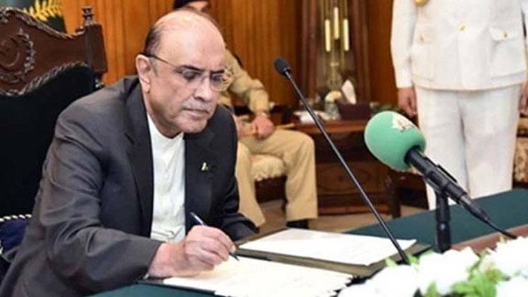 صدر آصف علی زرداری نے انسداد دہشت گردی ترمیمی بل اور پٹرولیم ترمیمی بل 2025 کی منظوری دے دی