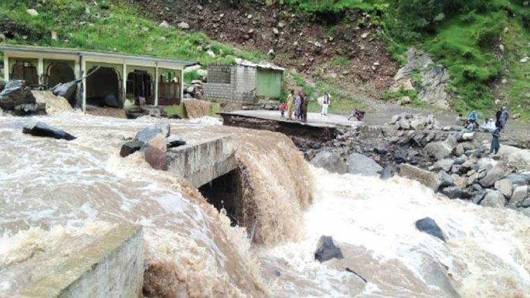 مانسہرہ میں موسلادھار بارش کے بعد ندی نالوں میں طغیانی، متعدد علاقے زیرِ آب