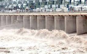 بھارت کی جانب سے پانی چھوڑنے پر دریاؤں میں سیلاب، درجنوں دیہات زیرِ آب، لاکھوں افراد متاثر
