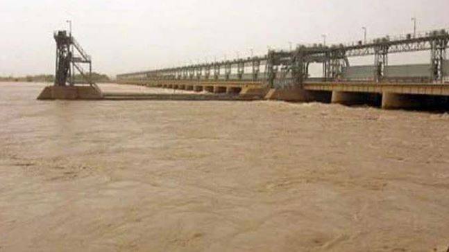 پنجاب کے دریاؤں میں سیلابی صورتحال بدستور برقرار، کئی مقامات پر پانی کی سطح انتہائی بلند