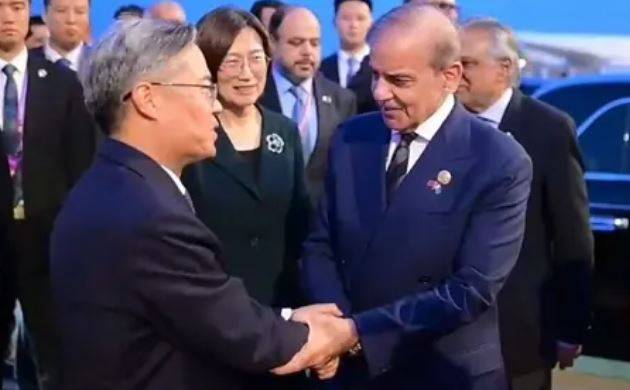 وزیراعظم شہباز شریف چین کا سرکاری دورہ مکمل کر کے وطن واپس روانہ ہو گئے