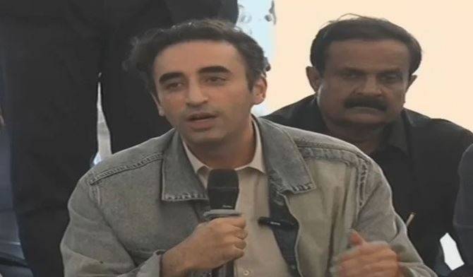 بلاول بھٹو زرداری کا سیلاب متاثرہ علاقوں کا دورہ، مریم نواز کی کوششوں کو سراہا