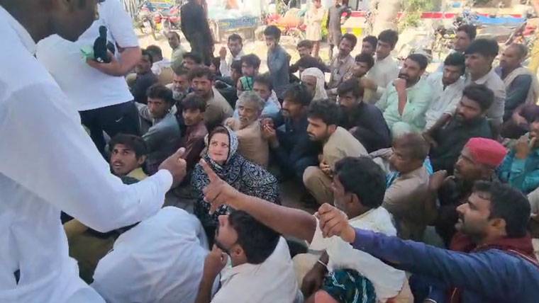 وزیراعلیٰ مریم نواز کی ہدایت پر مریم اورنگزیب کا سیلاب متاثرہ علاقوں کا ہنگامی دورہ
