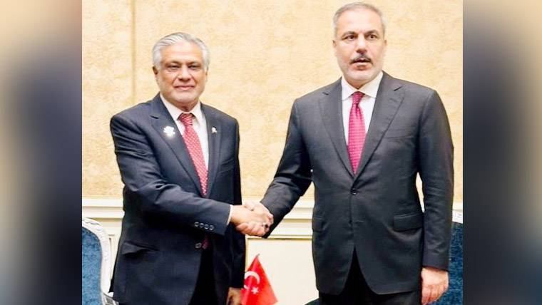 نائب وزیراعظم اسحاق ڈار کی ترک وزیر خارجہ سے ملاقات، قطر پر اسرائیلی حملوں کی شدید مذمت