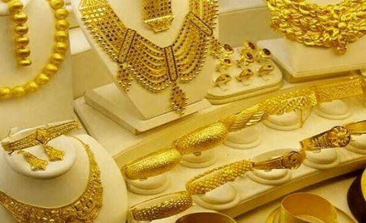 پاکستان میں سونے کی قیمت میں 2,400 روپے کمی 