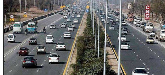 لاہور اور جڑواں شہروں میں زندگی معمول پر آنا شروع، سڑکوں پر ٹریفک بحال