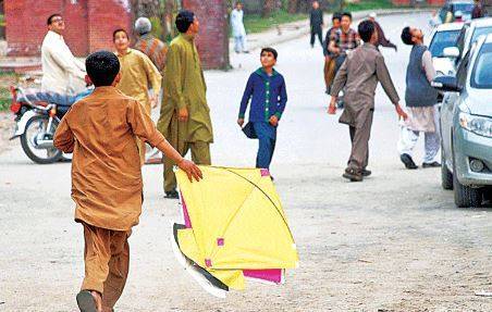 لاہور میں پتنگ بازی سے ایک اور جان چلی گئی، نوجوان ڈور پھرنے سے جاں بحق