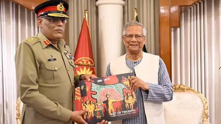چیئرمین جوائنٹ چیفس آف اسٹاف کمیٹی جنرل ساحر شمشاد مرزا کا دورہ بنگلہ دیش ، دفاعی اور سکیورٹی امور پر تبادلہ خیال