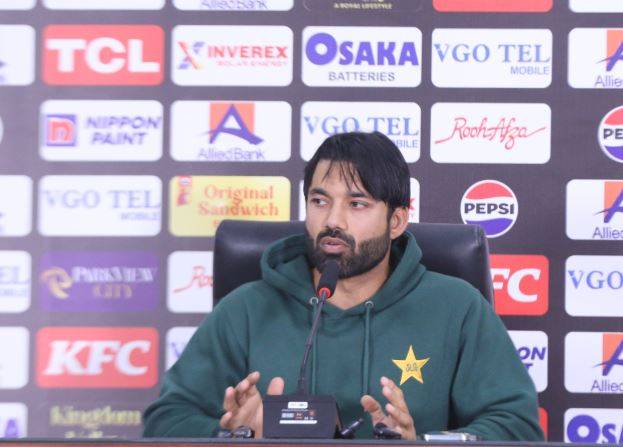 محمد رضوان نے سنٹرل کنٹریکٹ پر دستخط کرنے سے انکار کر دیا، ٹی ٹوئنٹی سکواڈ سے ہٹانے کی وجہ طلب
