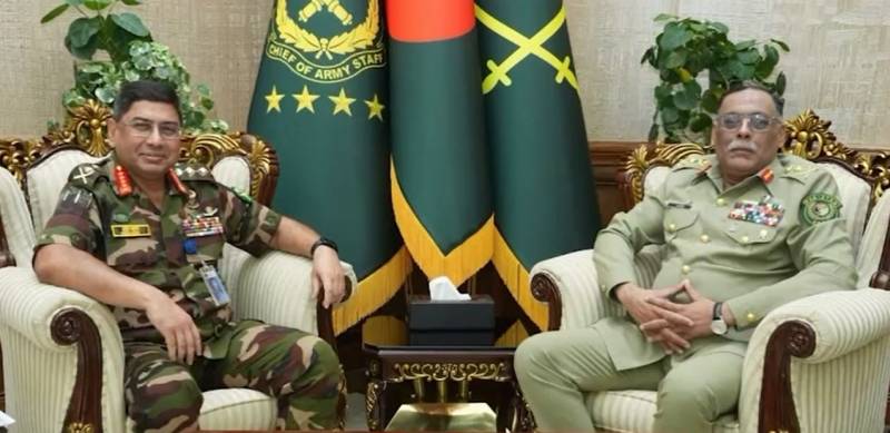 جنرل ساحر شمشاد مرزا کی بنگلہ دیشی آرمی چیف سے ملاقات، دفاعی تعاون مزید بڑھانے پر اتفاق