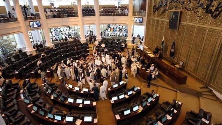 خیبر پختونخوا: سینیٹ کی خالی نشست پر ضمنی الیکشن کی پولنگ جاری