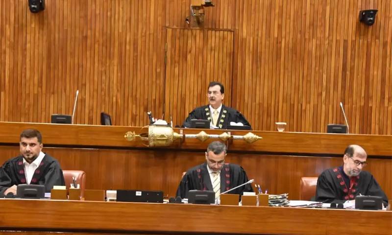  27 ویں آئینی ترمیم کا بل سینیٹ میں پیش، عدلیہ اور فوجی ڈھانچے میں بڑی تبدیلیاں تجویز