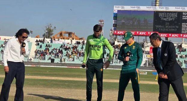  جنوبی افریقہ کا پاکستان کیخلاف فیصلہ کن ون ڈے میں ٹاس جیت کر بیٹنگ کا فیصلہ