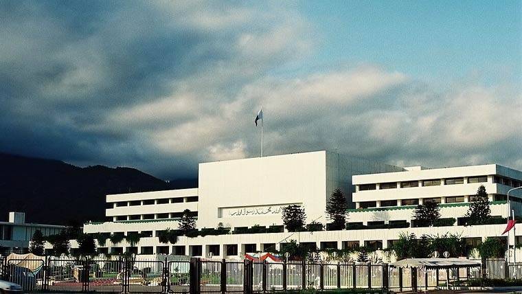 27 آئینی ترمیم :حکومت کو سینیٹ میں 64 اور قومی اسمبلی میں 224 ووٹ درکار