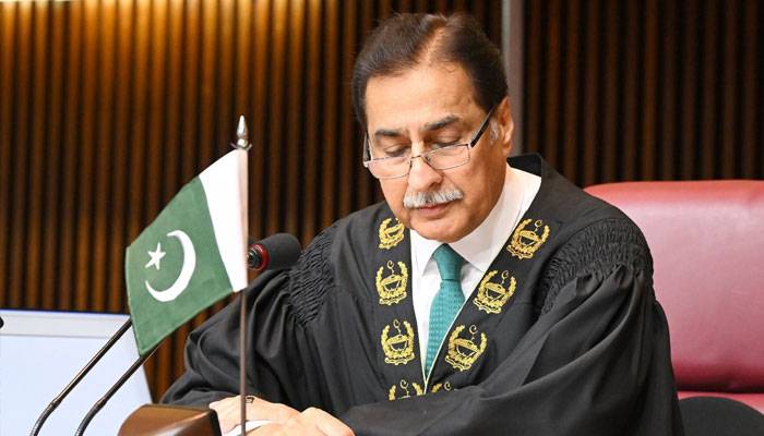  27 ویں ترمیم : تکنیکی غلطیوں کےباعث قومی اسمبلی سے منظوری کے بعد ترمیم واپس سینیٹ جانے کا امکان