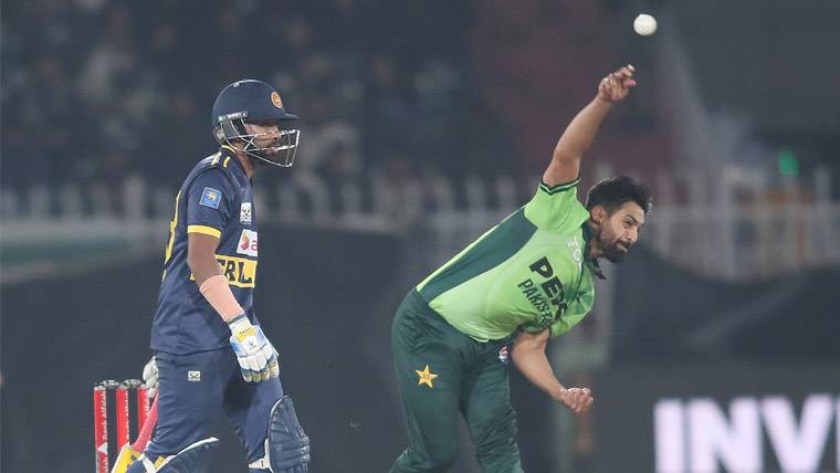 پاکستان کا سری لنکا کے خلاف دوسرے ون ڈے میچ میں ٹاس جیت کر فیلڈنگ کا فیصلہ