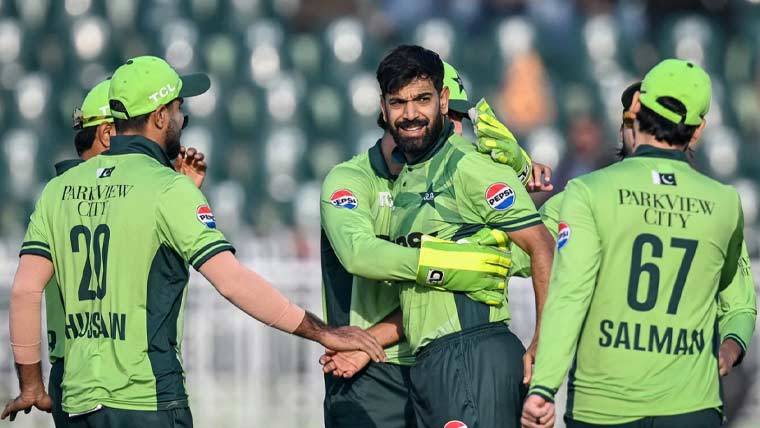 پاکستان نے سری لنکا کو 6 وکٹوں سے ہرا کر ون ڈے سیریز میں کلین سویپ کر لیا