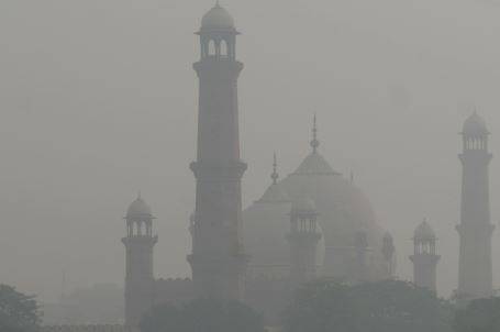 پنجاب اور خیبرپختونخوا میں فضائی آلودگی کا بحران، لاہور دنیا کے آلودہ ترین شہروں میں شامل