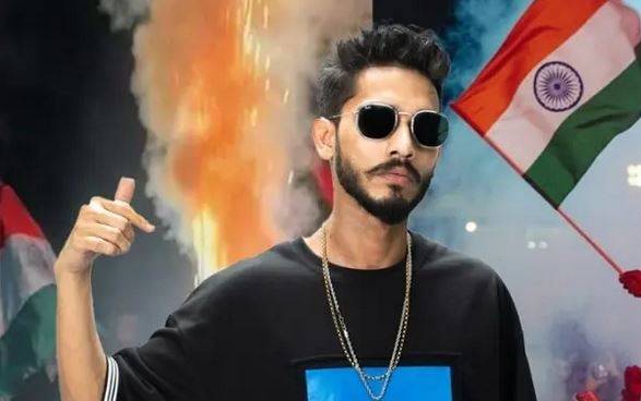 ریپر طلحہ انجم نے بھارتی پرچم واقعے پر قوم کے سامنے وضاحت پیش کر دی