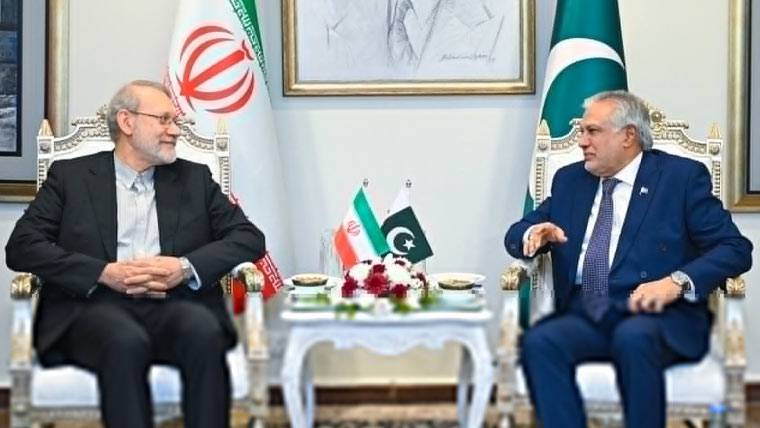 اسحاق ڈار اور ایرانی مشیر علی لاریجانی کی ملاقات، باہمی تعاون کو بڑھانے پر اتفاق