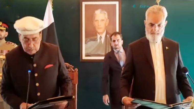  گلگت بلتستان کے نگران وزیر اعلیٰ جسٹس (ر) یار محمد ناصر نے حلف اٹھا لیا